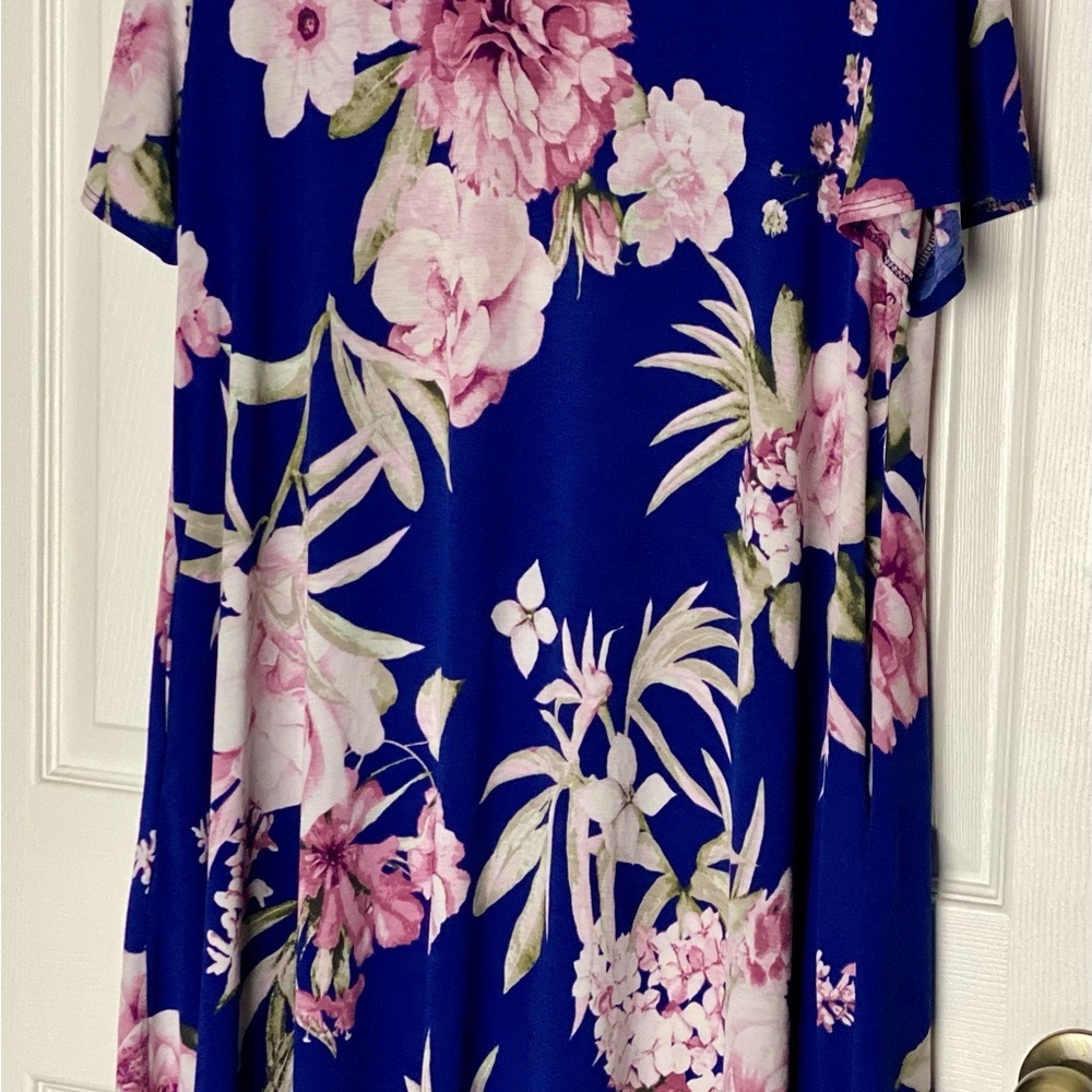 Floral Blue Dress anti wrinkle with pockets!